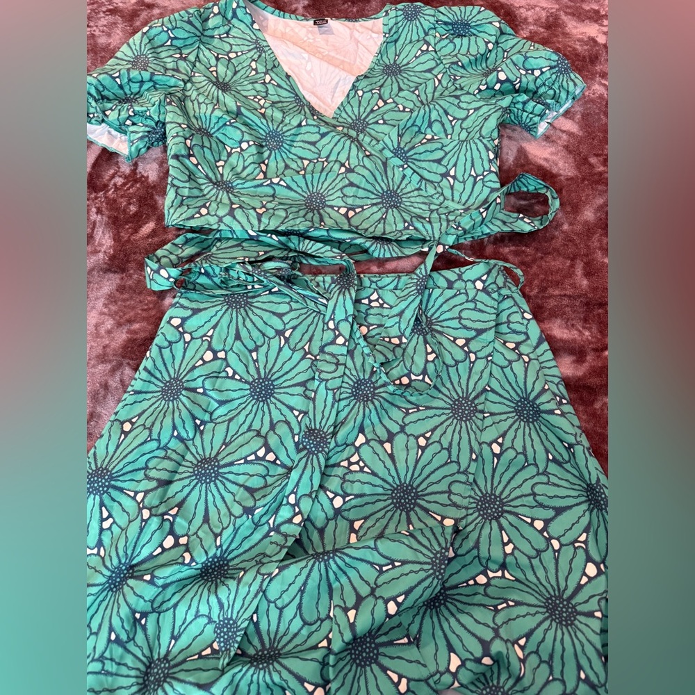 Elegant Teal Floral Skirt Set